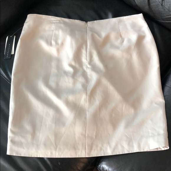 Cream Skirt - Picture 2 of 7